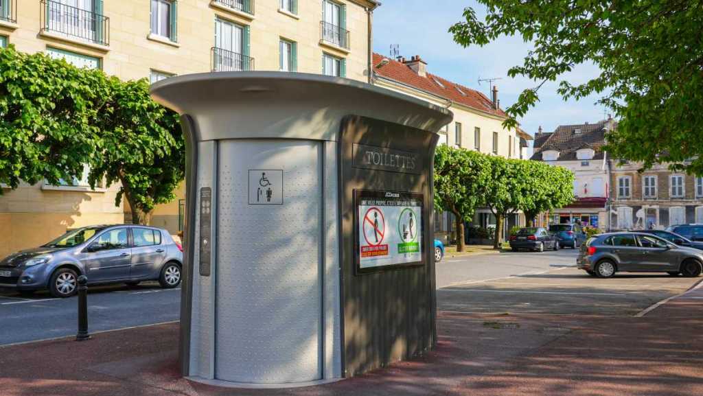 “Aller aux toilettes est un droit” une application recense toutes les toilettes