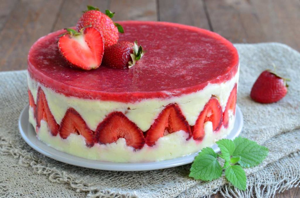 Fraisier facile et délicieux - crédit photo : julie208 via Adobe Stock