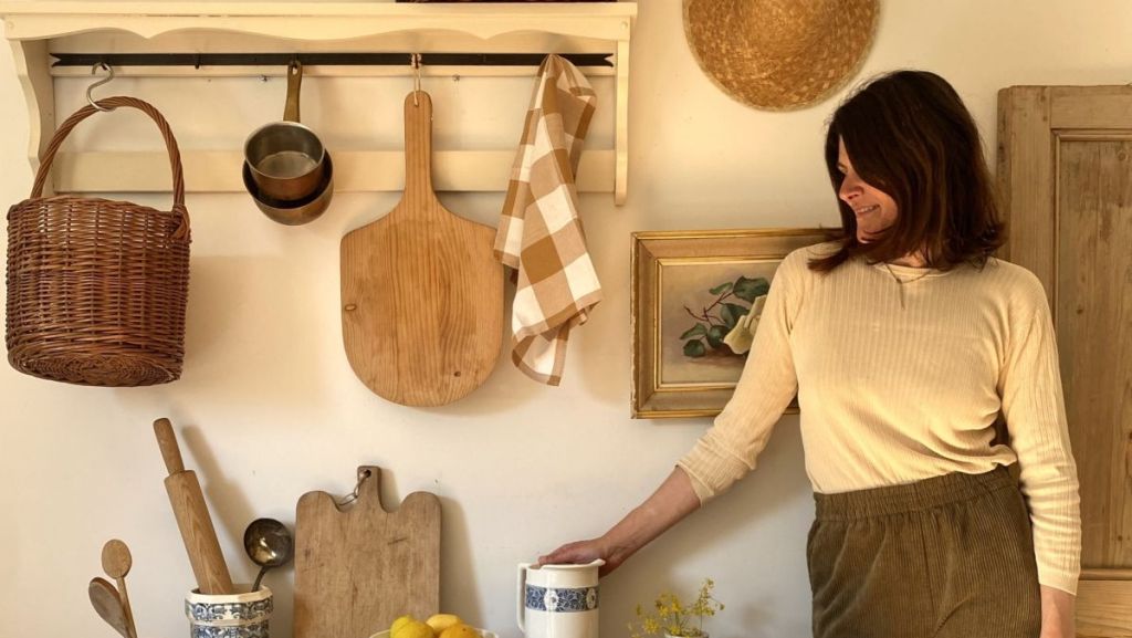Rhône : Inspirée par ses grand-mères, Pauline a lancé sa brocante en ligne  
