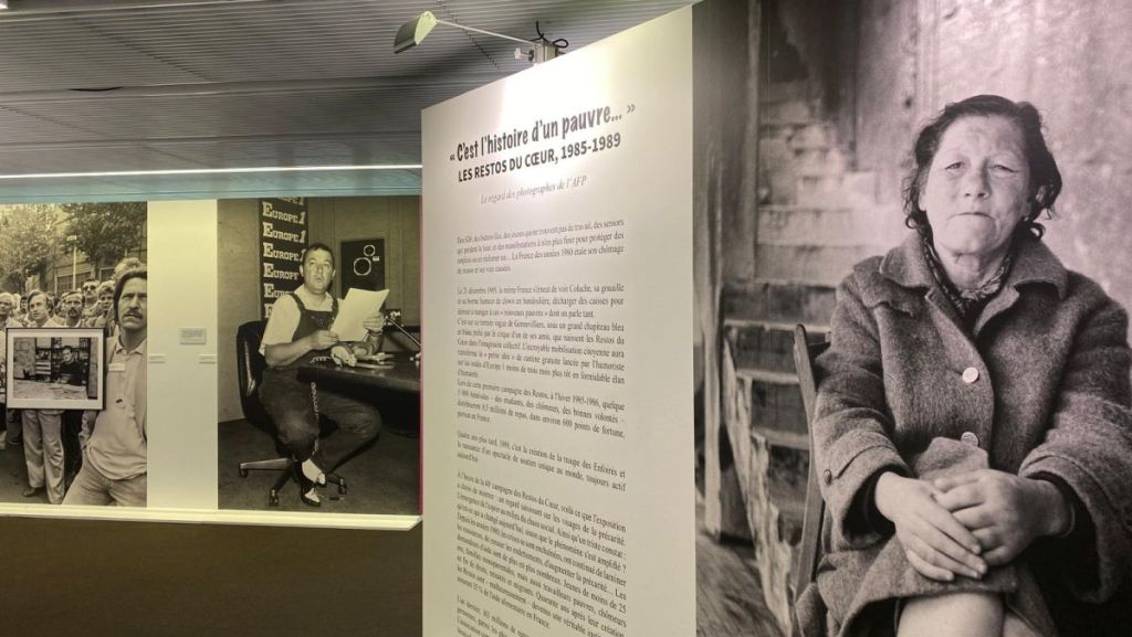 Exposition : “C’est l’histoire d’un pauvre” retrace 40 ans des Restos du Cœur