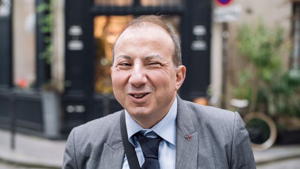 Handicap : Hamou Bouakkaz milite pour plus d’inclusion dans le monde du travail