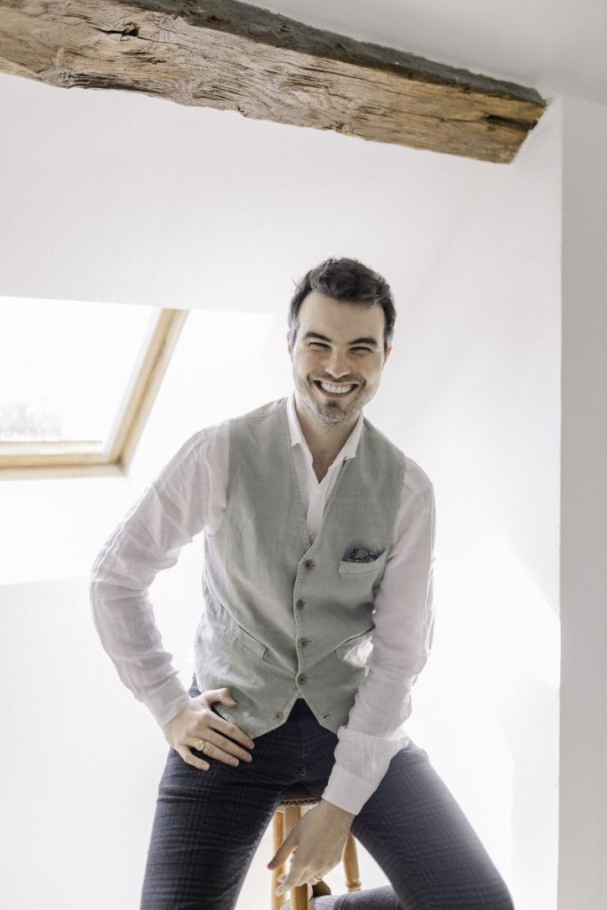 Hypnose pour mieux dormir : Thibault Gouttier, thérapeute sur YouTube