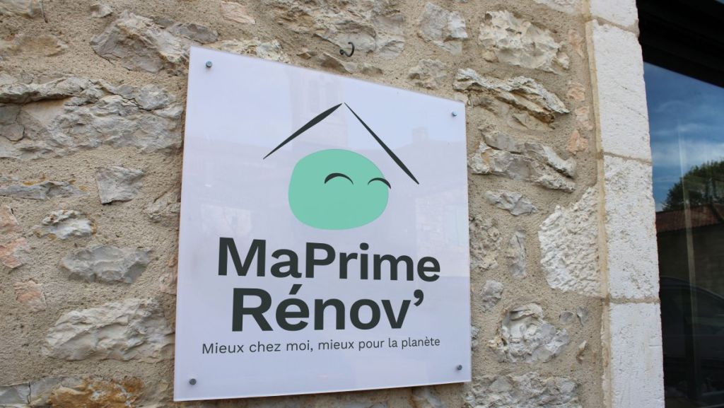 Une plaque MaPrimeRénov'