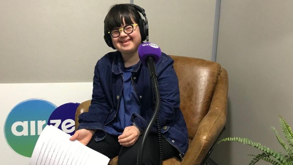 Jeanne se prépare à beatboxer