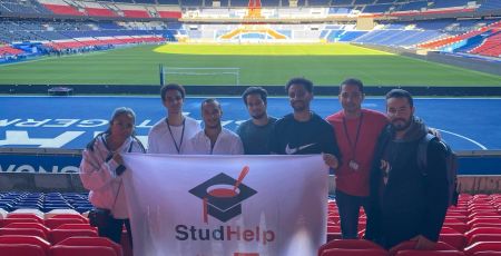 Une partie de l'équipe de StudHelp