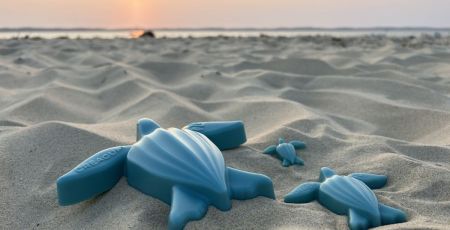 Creagum : des jouets de plage créés à partir de chewing-gums usagés