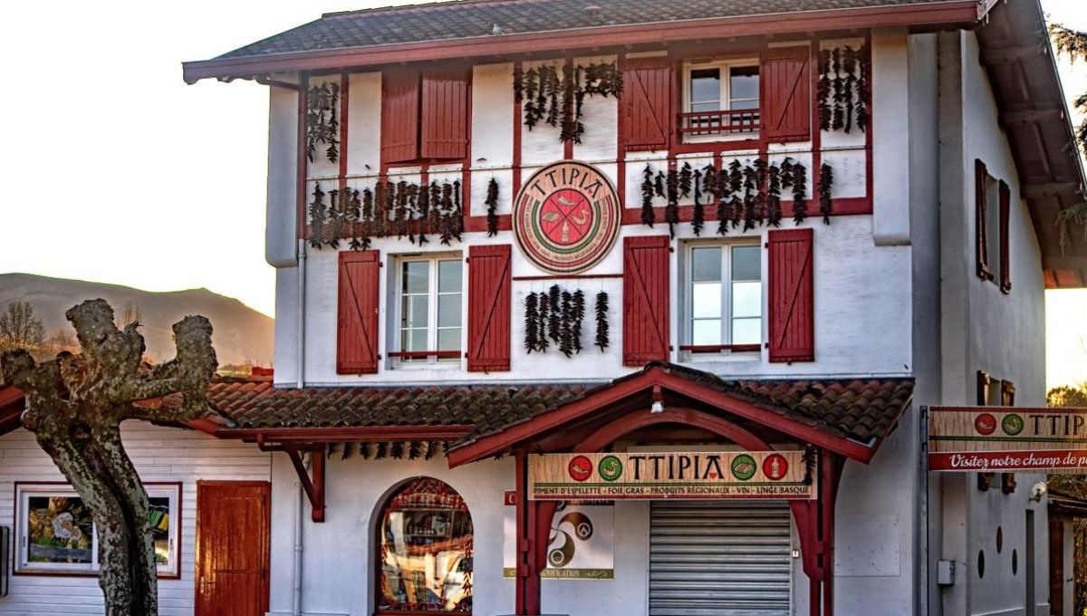 Espelette, le pays du piment - Le Pays Basque, France.