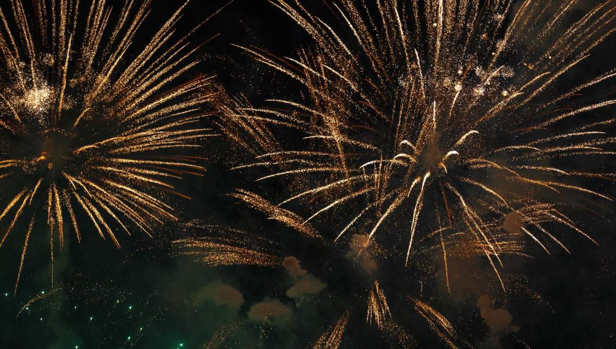 Feux d'artifice - crédit photo : grki via Adobe Stock