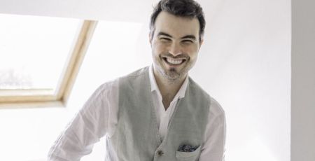 Hypnose pour mieux dormir : Thibault Gouttier, thérapeute sur YouTube