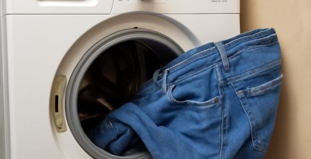 la-bonne-temperature-pour-laver-les-jeans-sans-les-abimer-ni-polluer-20250828-075112.jpg
