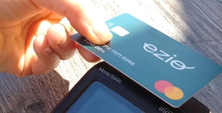 La carte de paiement Ezio souhaite alléger le quotidien des aidants
