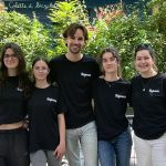 Louis Poinsignon, co-fondateur les ombres avec des jeunes filles.