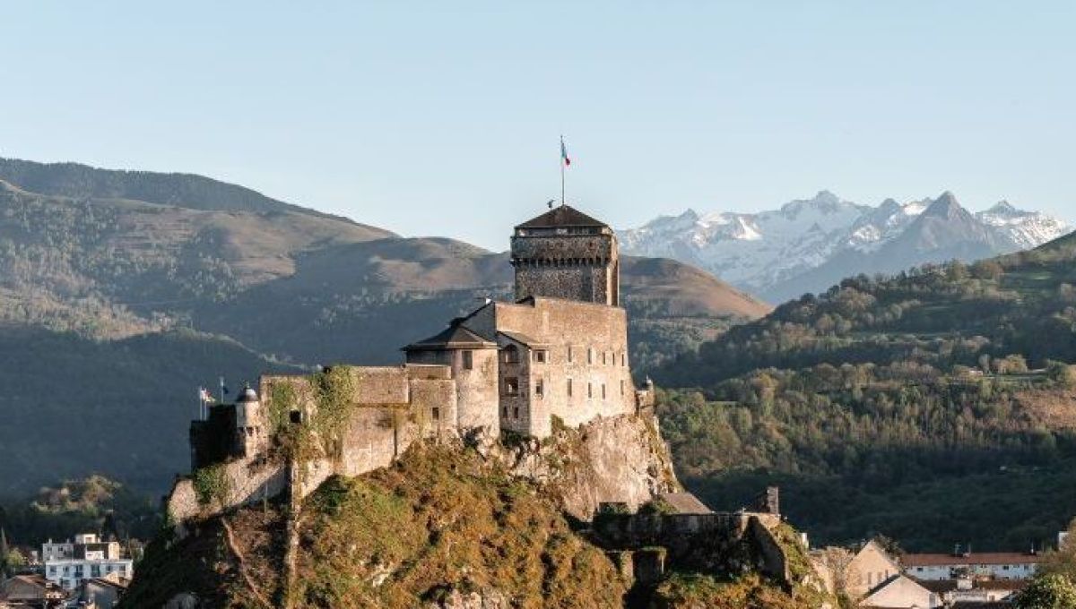 Lourdes : connaissez –vous l’histoire du château fort qui surplombe la ville ?  
