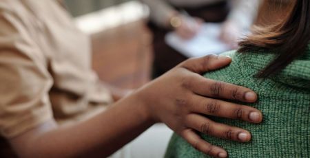 Mauve, une plateforme d’aide aux victimes de violences sexistes et sexuelles