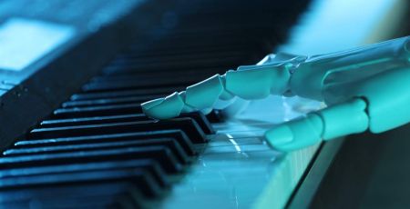 Robot qui joue du piano - créit photo : New Africa via Asobe Stock