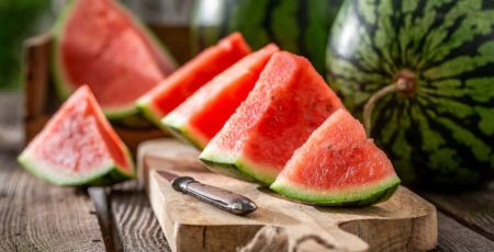 Pastèque découpée - crédit photo : shaiith via Adobe Stock