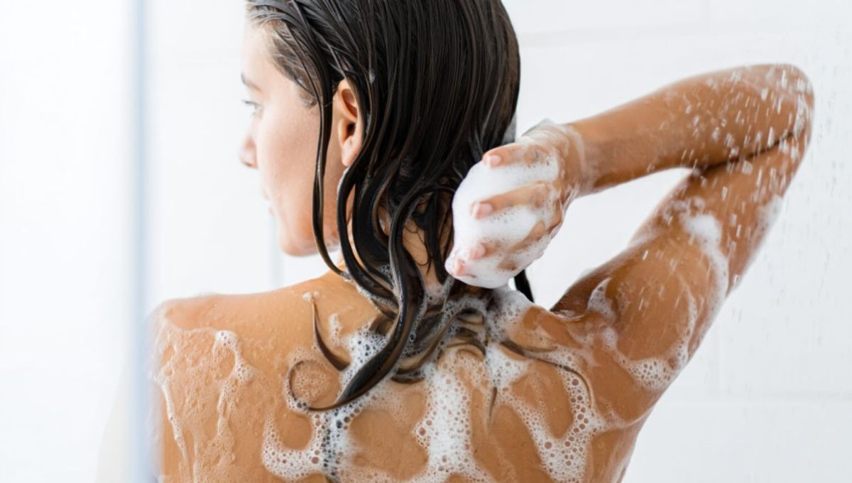 Femme qui se lave
