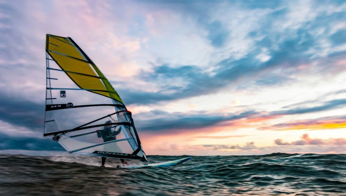 Antoine Albeau champion du monde de windsurf organise sa propre compétition